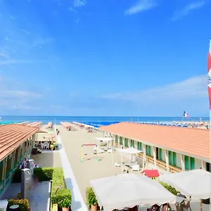 Apartment Attico Al Mare, Viareggio